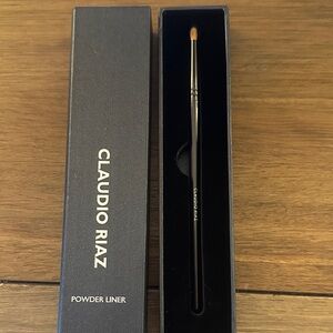 Claudio Riaz Powder Liner Brush
